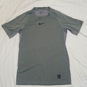 Mens Nike Pro Dri-Fit Shirt. Gray. Size Medium